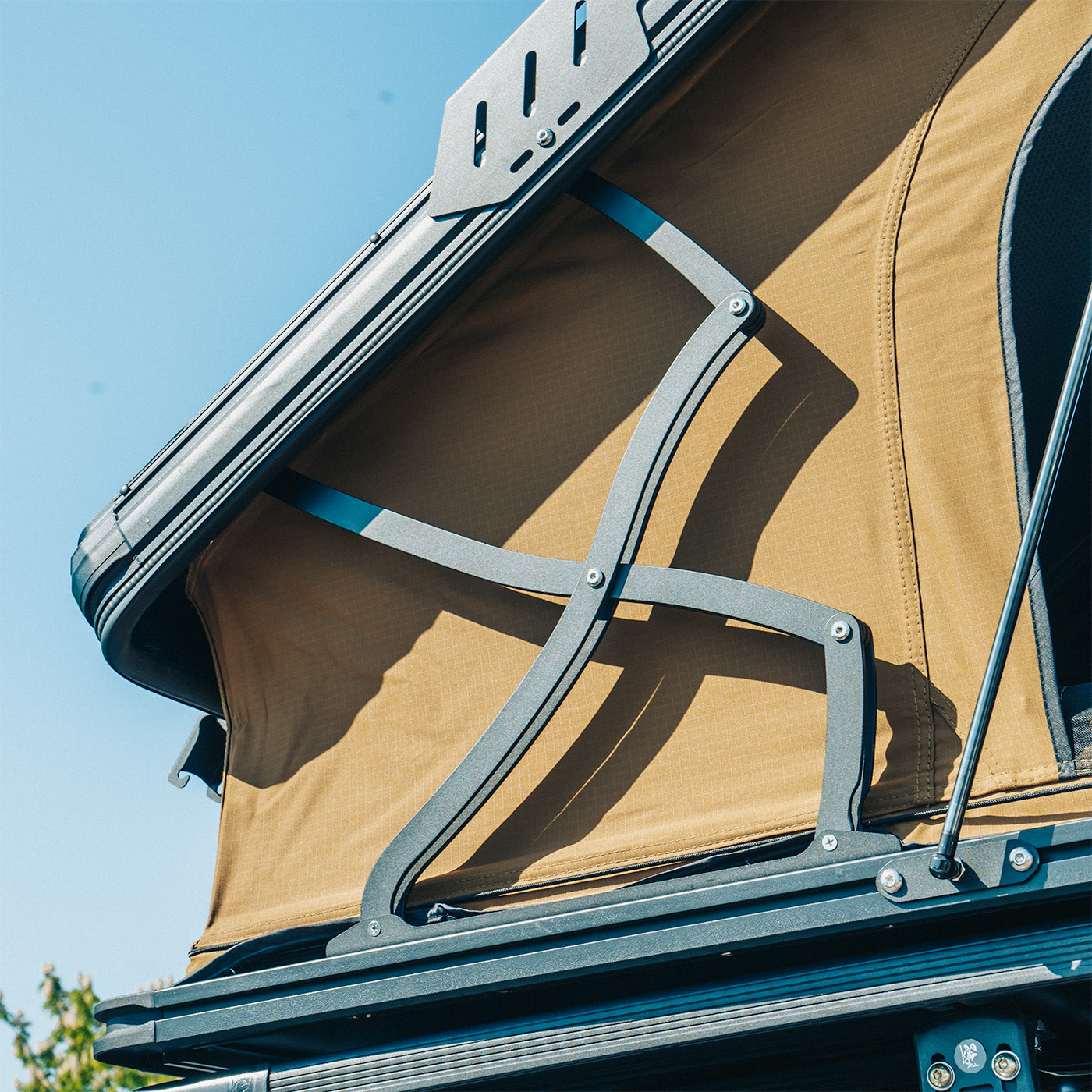 Horizon Rooftop Tent + Backrest & Awning Bundle