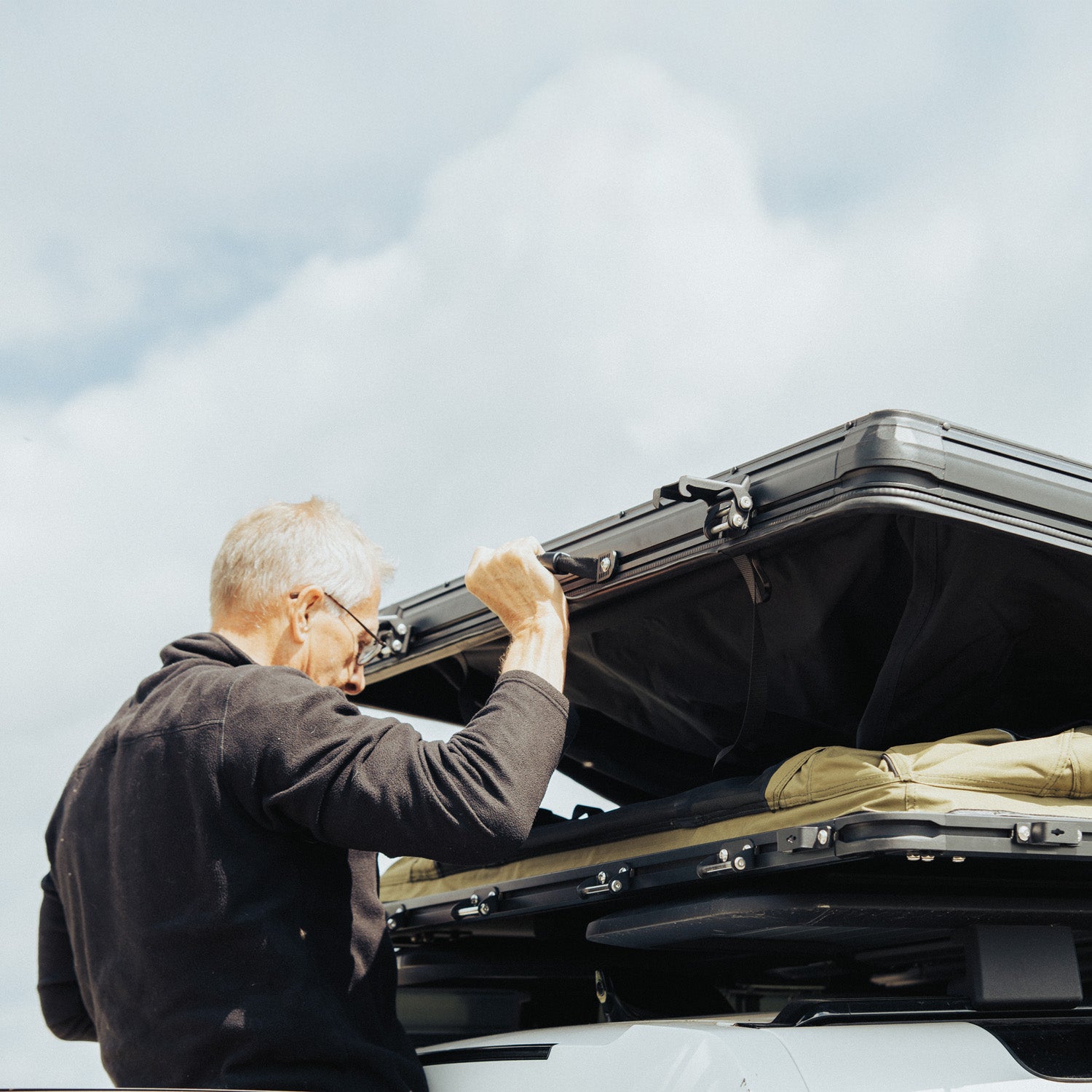 Horizon Rooftop Tent + FREE Channel Rail Awning