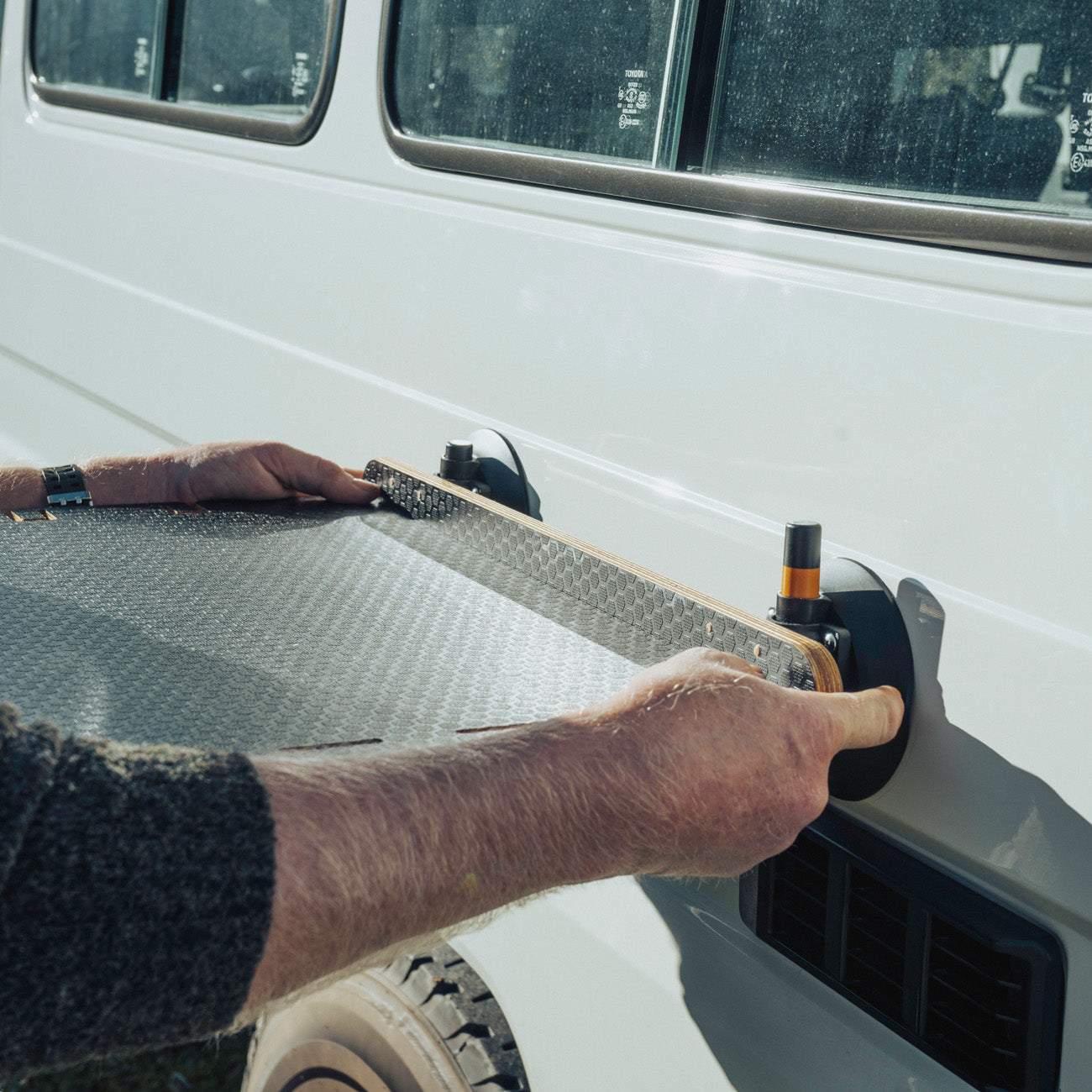 Tatch™ Suction Table